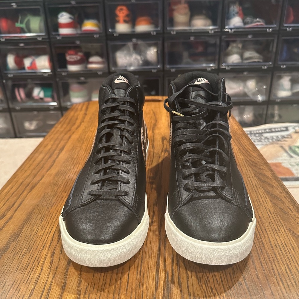 Nike Men's Black Sneakers
